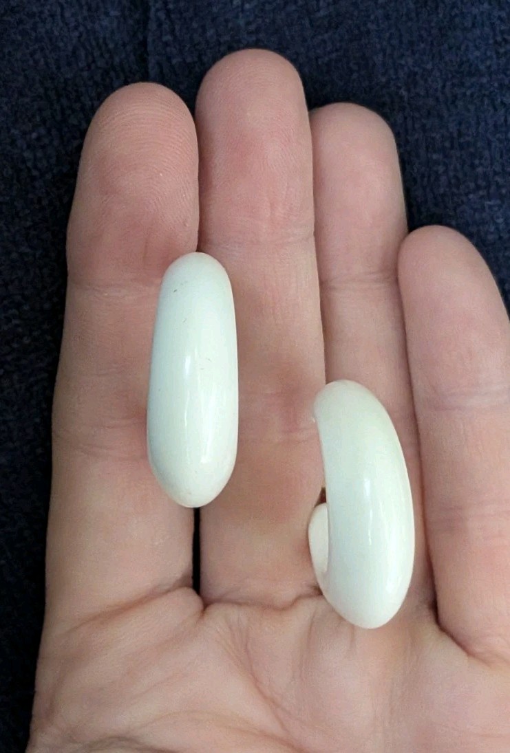 Vintage Classic TRIFARI Acrylic WHITE Hoop Gold Tone 1 ¼” Pierced Post Earrings