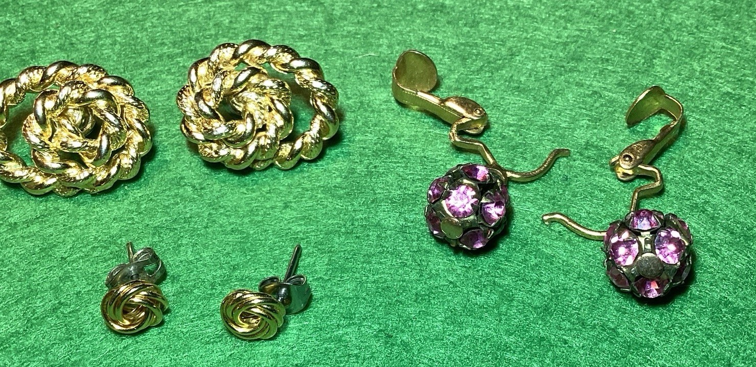 Vintage Pink & Gold Tone 14 Piece Mixed Jewelry Lot Gorgeous Pale Pink Sparkles