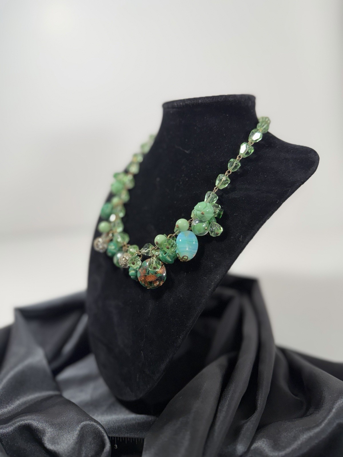 Stunning Vintage Green Bauble Faceted Czech Glass Necklace 16”