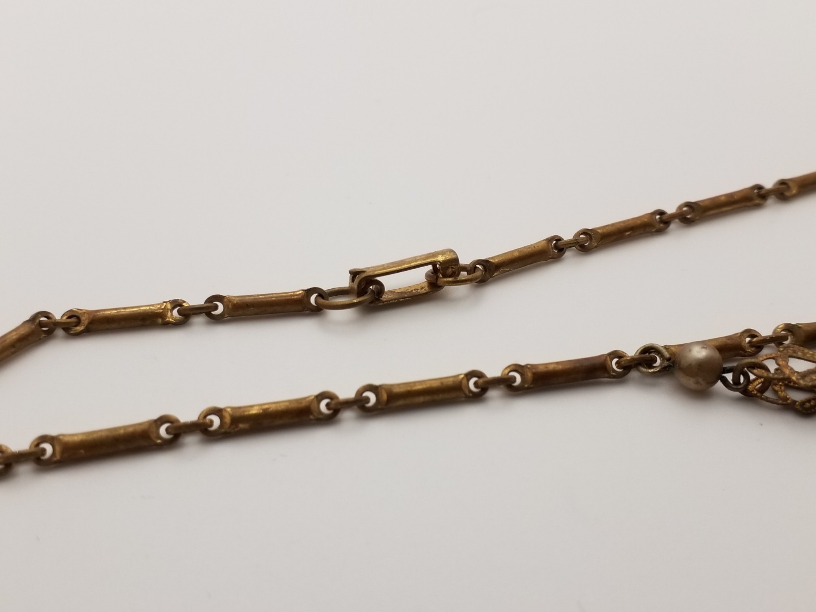 Antique Gold Tone Bar-Link Style Chain Necklace Door Knocker Pendant Circles 14″