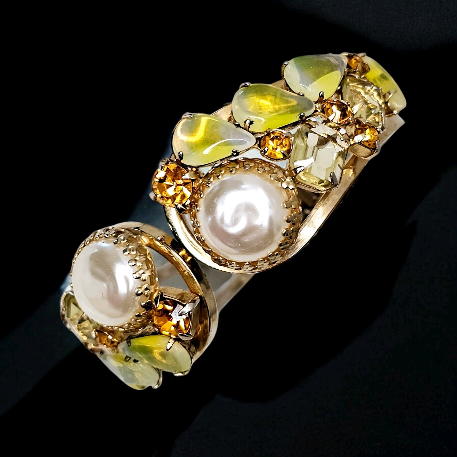 Vintage Juliana DeLizza & Elster Pearls Opalescent Rhinestone Clamper Bracelet