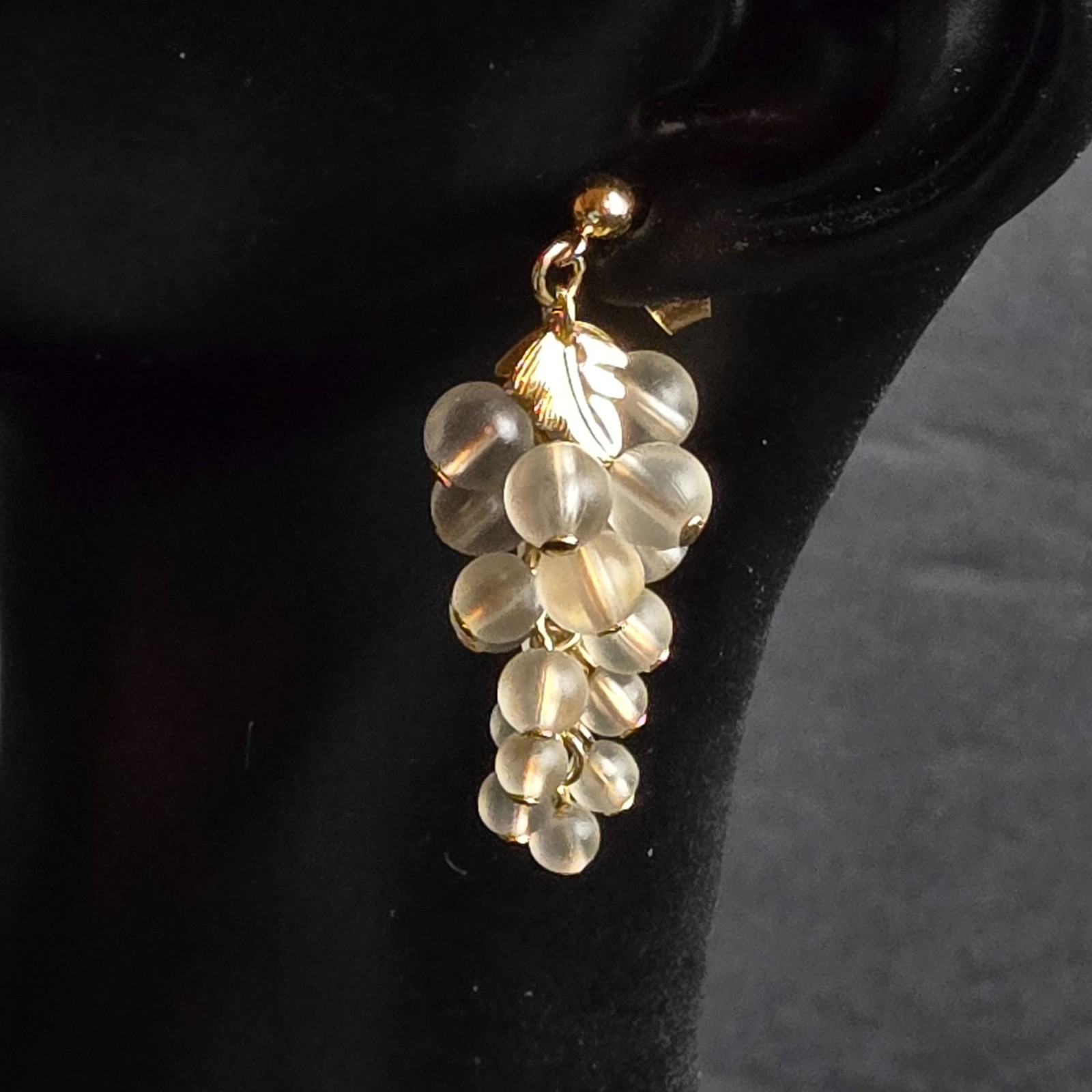 Grape Cluster Pierced Earrings Gold-Tone Leaves Drop Dangle Frosted Beads