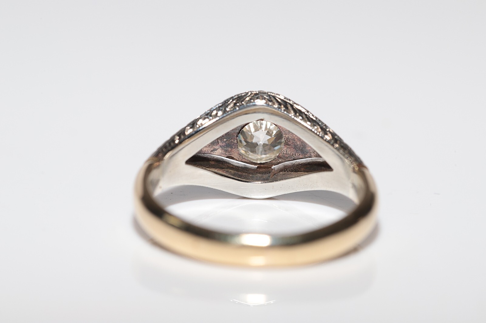 Antique Circa 1920s Art Deco 18k Gold Natural Diamond Decorated Solitaire Ring