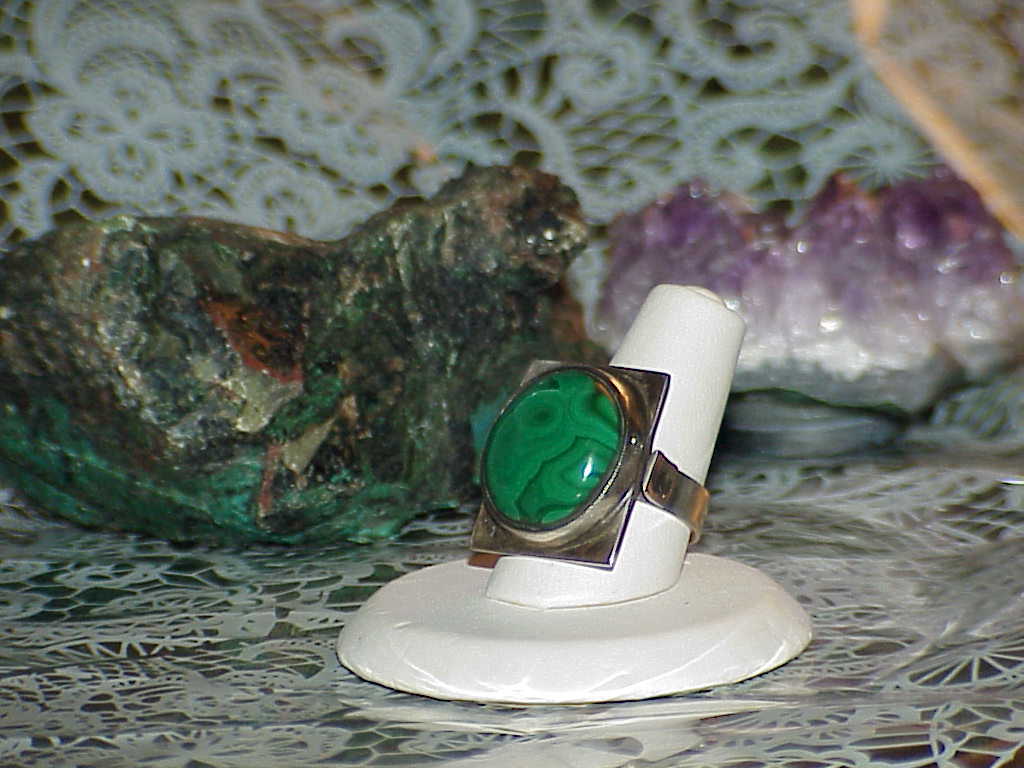 STERLING SILVER MALACHITE RING SQUARE SZ 7 HANDMADE FABULOUS VINTAGE MODERNIST