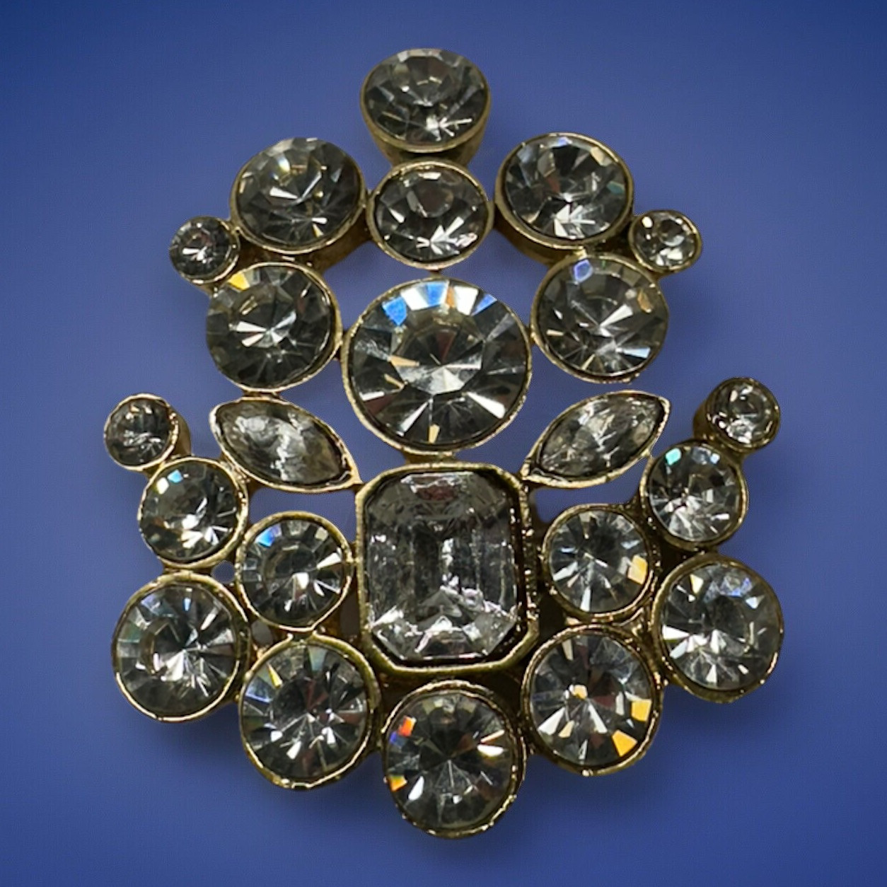 Vintage Retro Gold Tone Circle Cluster With Clear Rhinestones Brooch Pin