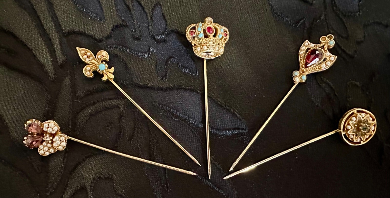 Victorian Style Gold Tone Faux Seed Pearl Purple Glass/Paste Pansy Stick Pin