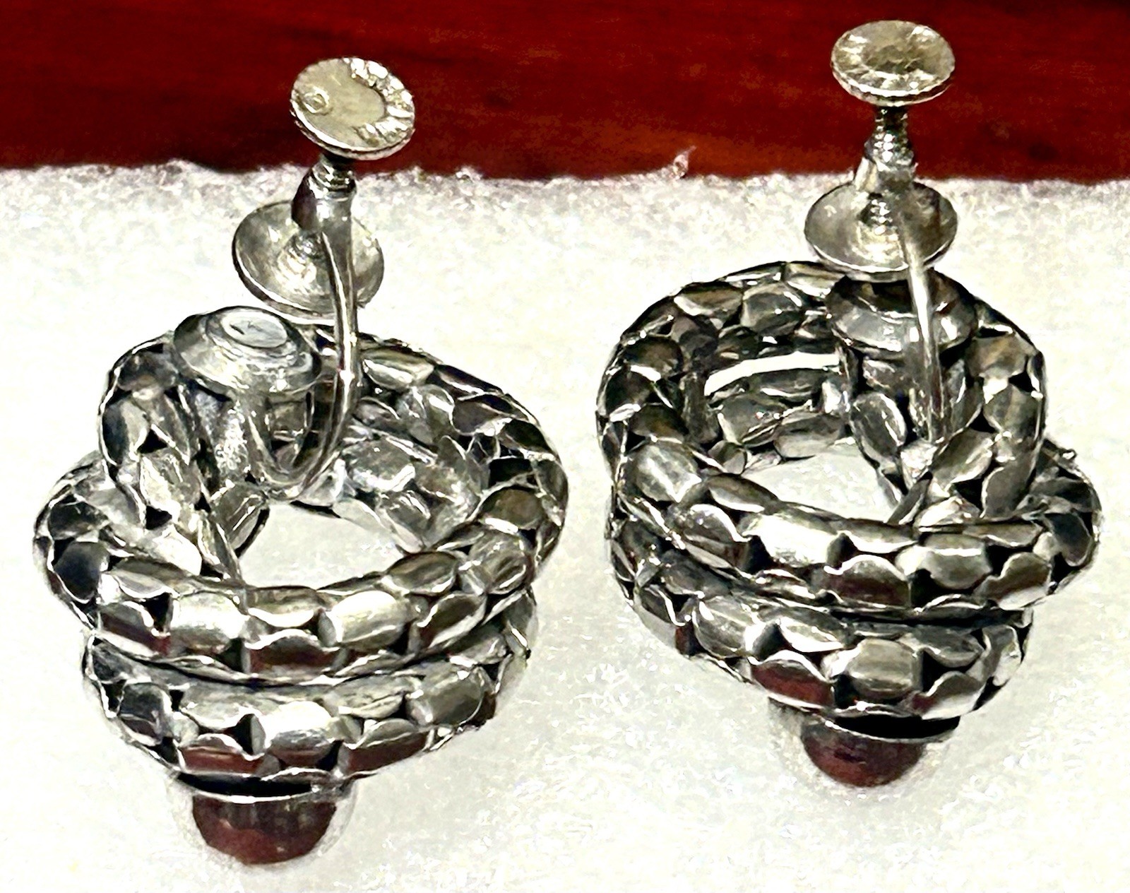 Vintage Geo H. Fuller & Son Pebbled Rope Patterned Knot Earrings Screw Back 8.4g