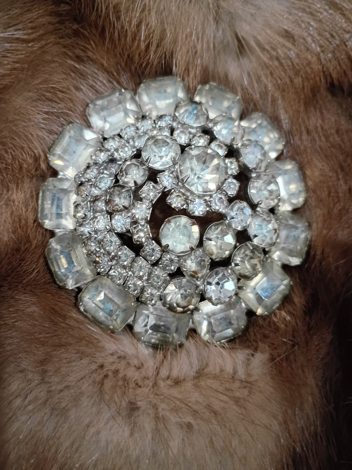 Vintage Unsigned Brooch Clear Round and Emerald Cut Prong Set Rhinestones