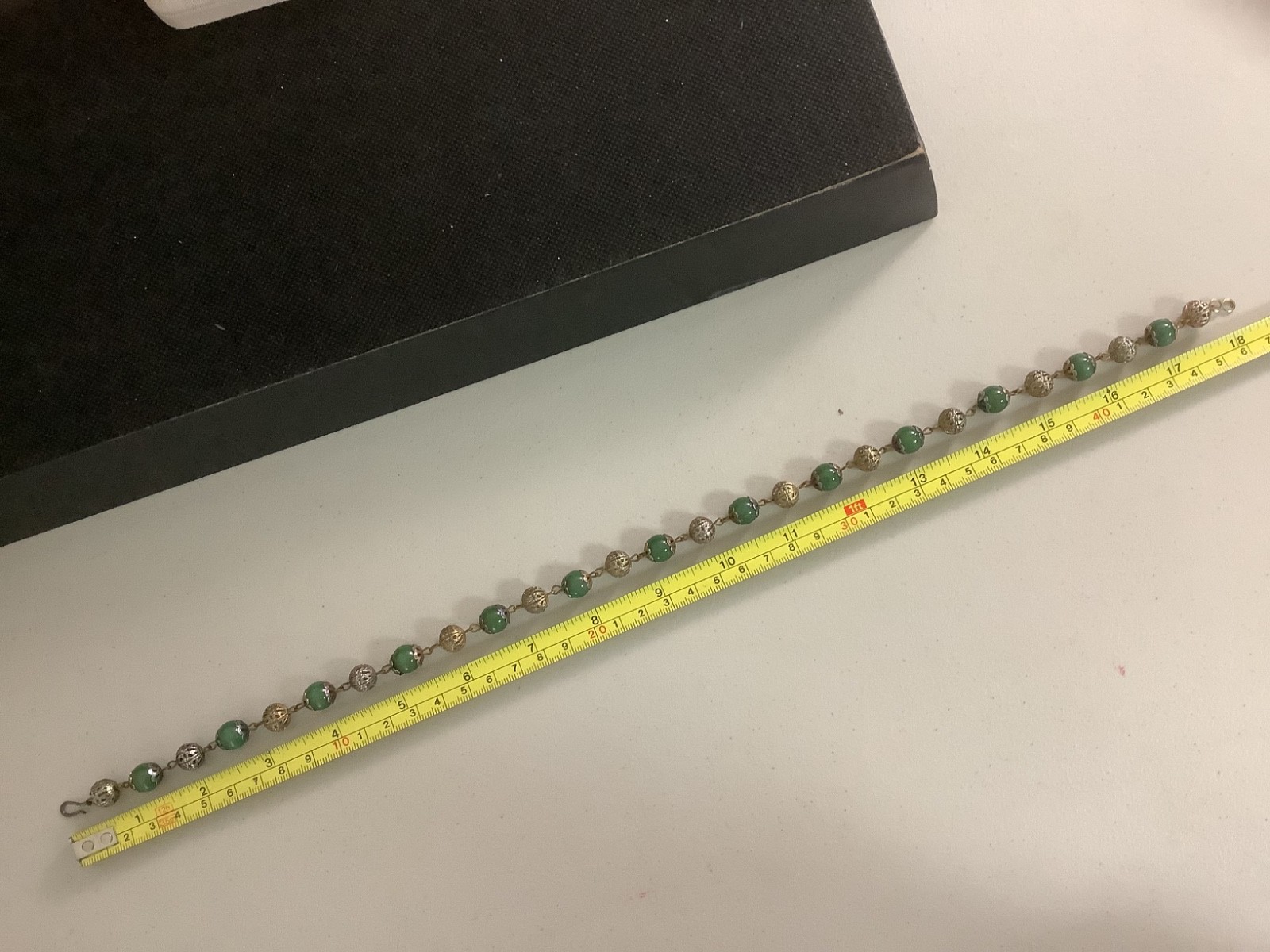 Vintage Art Deco vivid green Jade station beaded necklace 18″