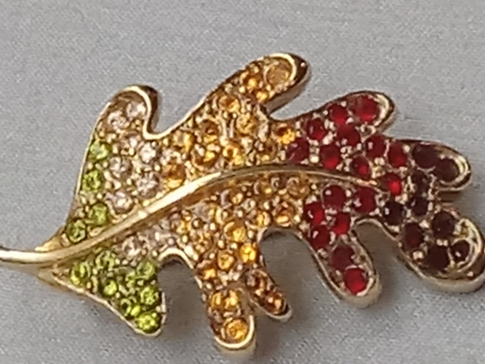 Vintage Monet Gold Tone Metal Rhinestone Oak Leaf Pin Brooch Fall Colors