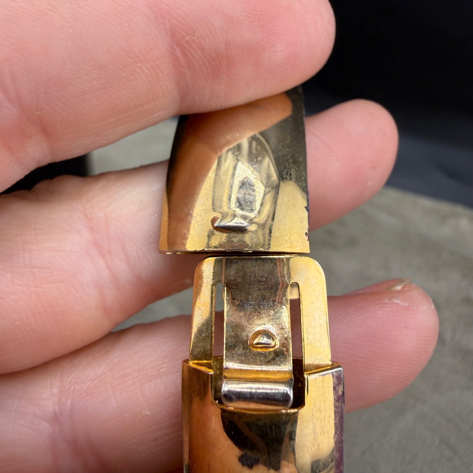 Vintage Hinged Bangle Bracelet Gold Tone 7.5”