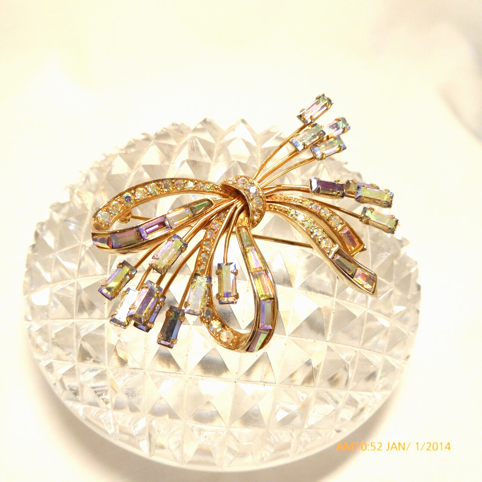 VINTAGE EMERALD CUT AB RHINESTONE BROOCH AND EARRINGS