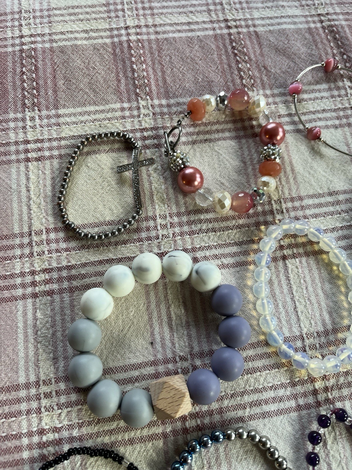 Lot Of 36 Beaded Bracelets Jewelry Stretch Colorful Beach