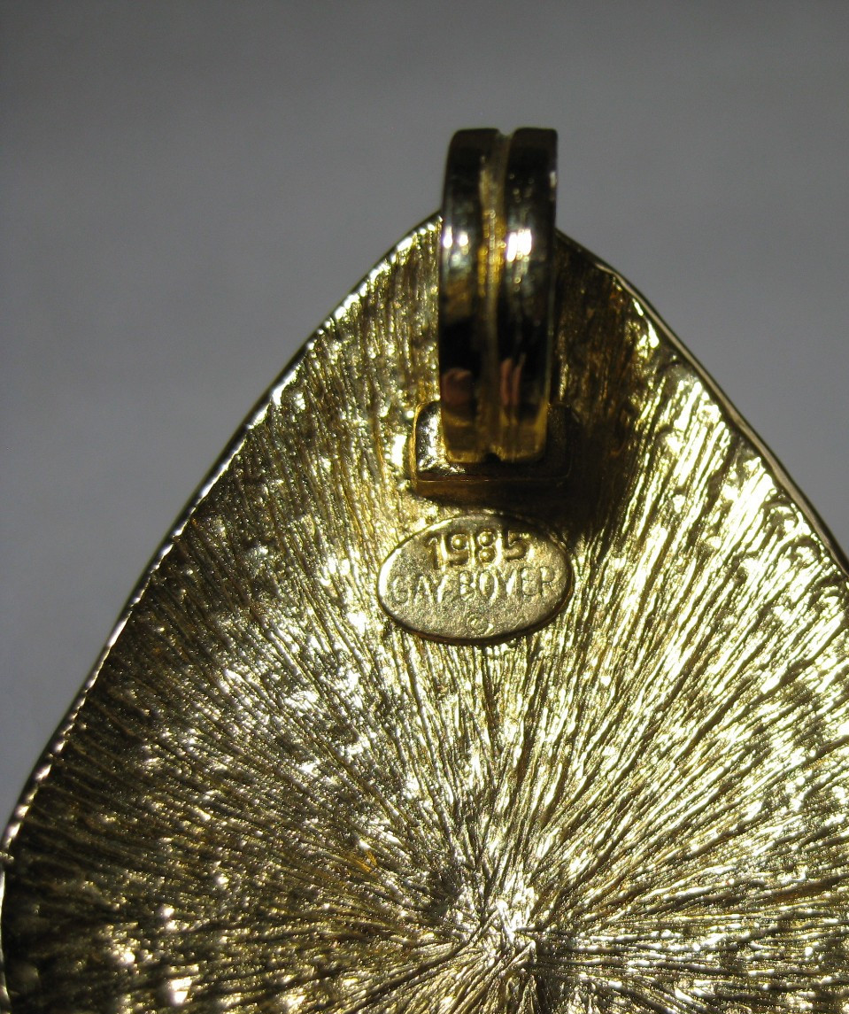 Vintage Gay Boyer Gold Plated Pendant 1985 blue lapis 2 3/4 inch scarf tie