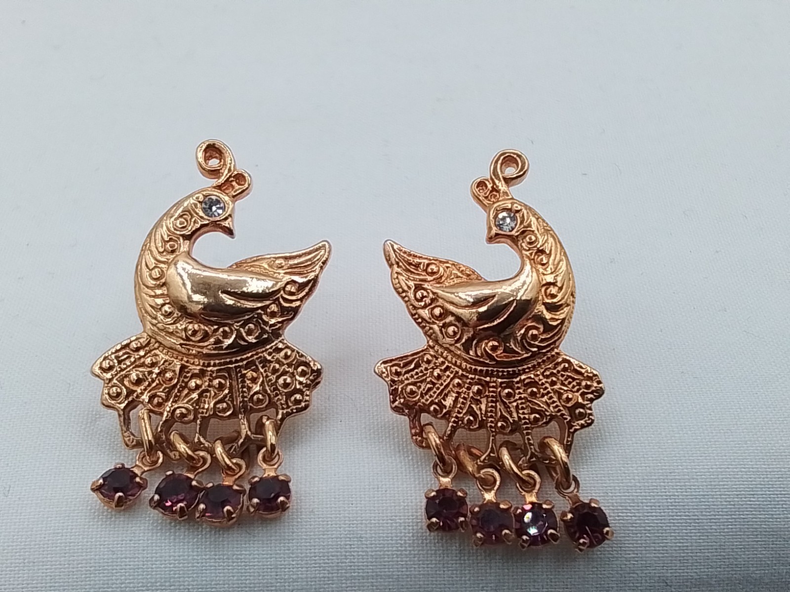 ROYAL PEACOCK BIRD PURPLE PRONGED RHINESTONE VINTAGE ESTATE PIERCED EARRINGS