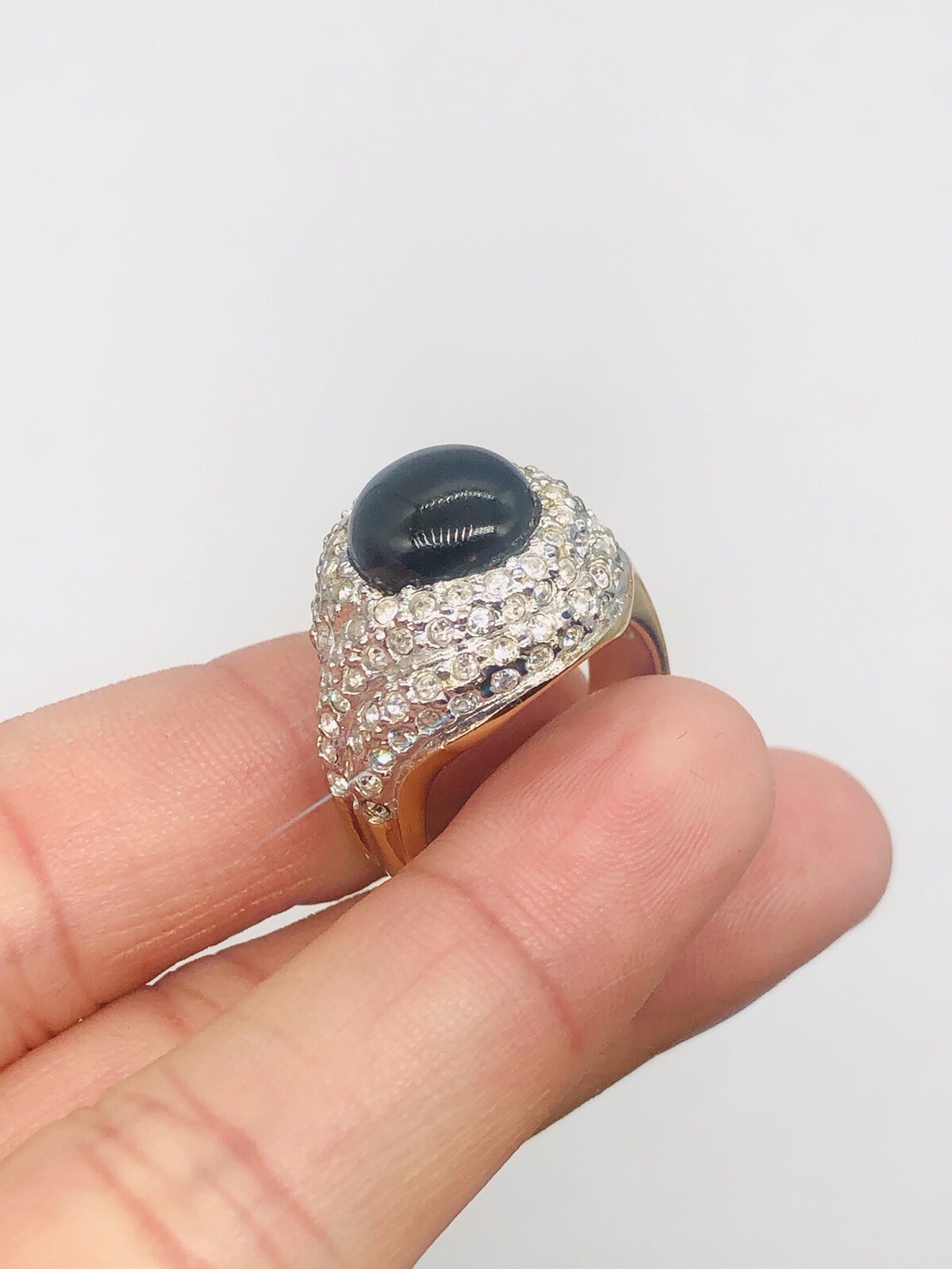 Vtg Gold Tone Black Onyx ? Clear Glass Rhinestone Cocktail Birthstone Ring Sz 6