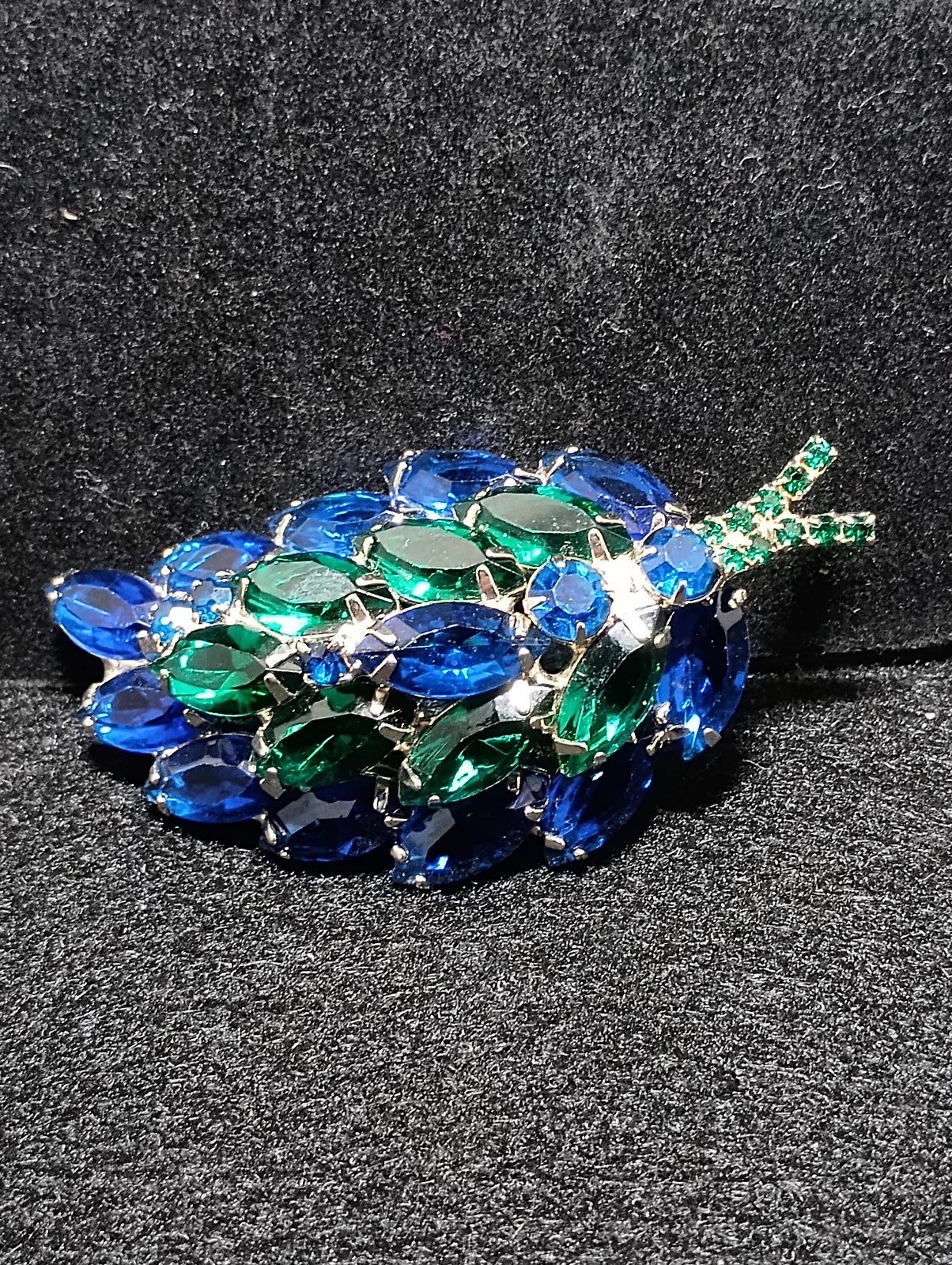 Vintage Emerald Green and Blue Leaf Style Brooch Silver Tone