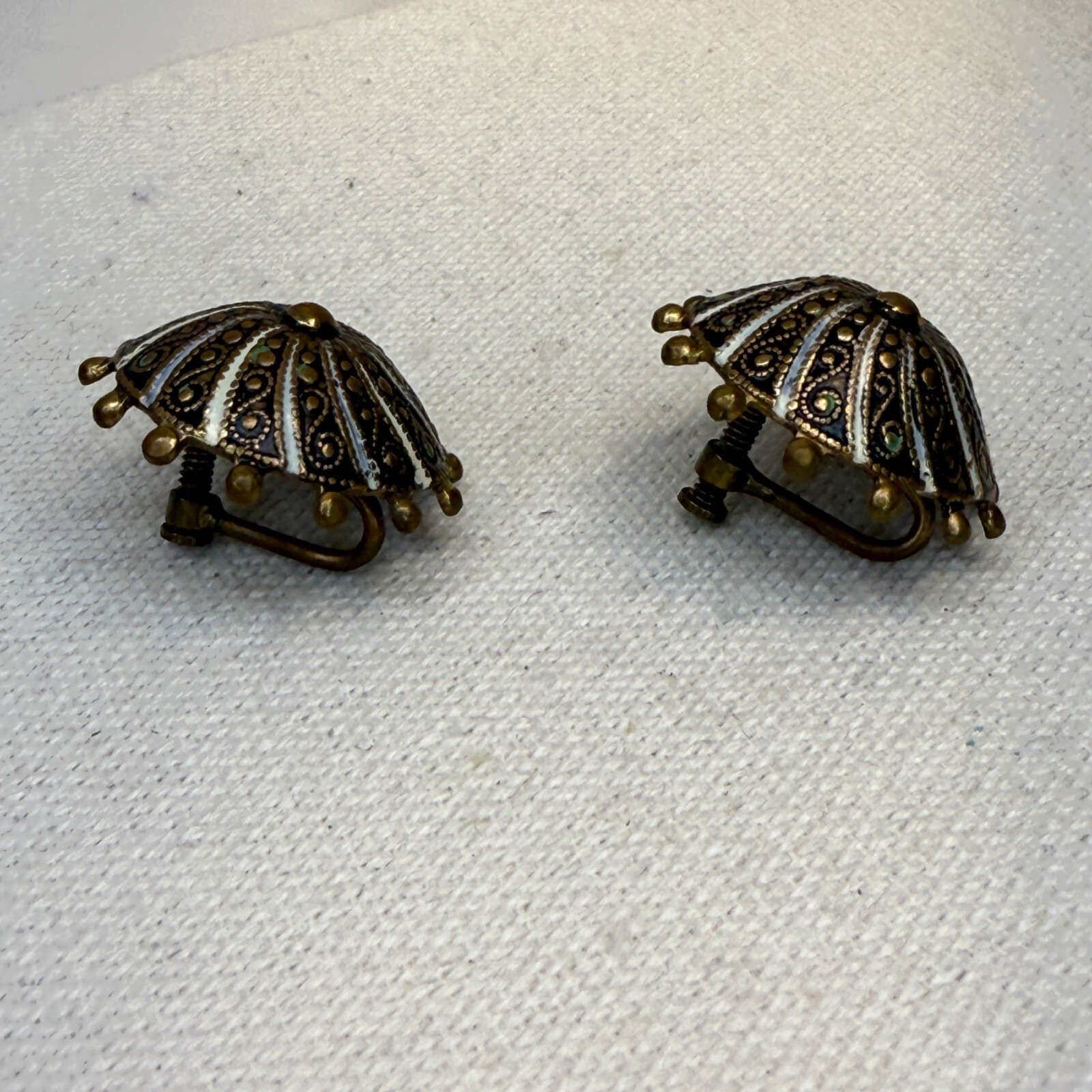 Vintage Damascene Screw Back Earrings MCM Classic