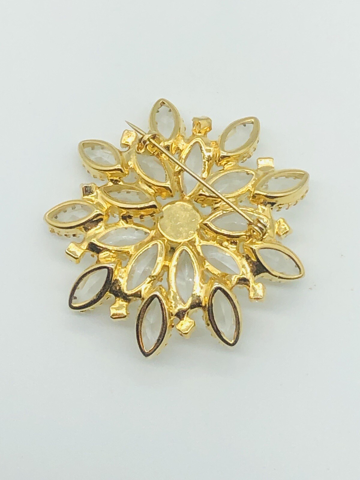 Vtg JULIANA Clear Glass Rhinestone Flower Gold Tone Open Back Pin Brooch