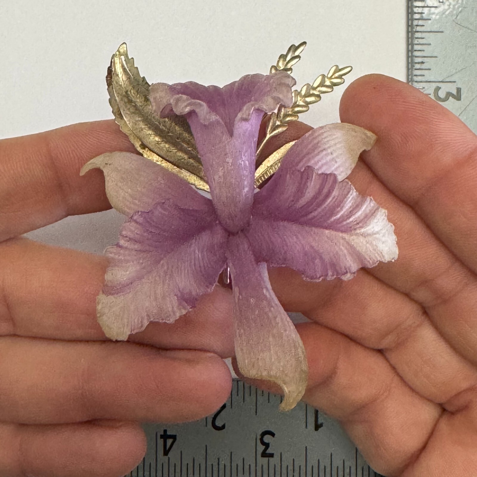Vintage Beautiful Vintage Iris or Orchid Flower brooch Pin Purple & Gold-tone