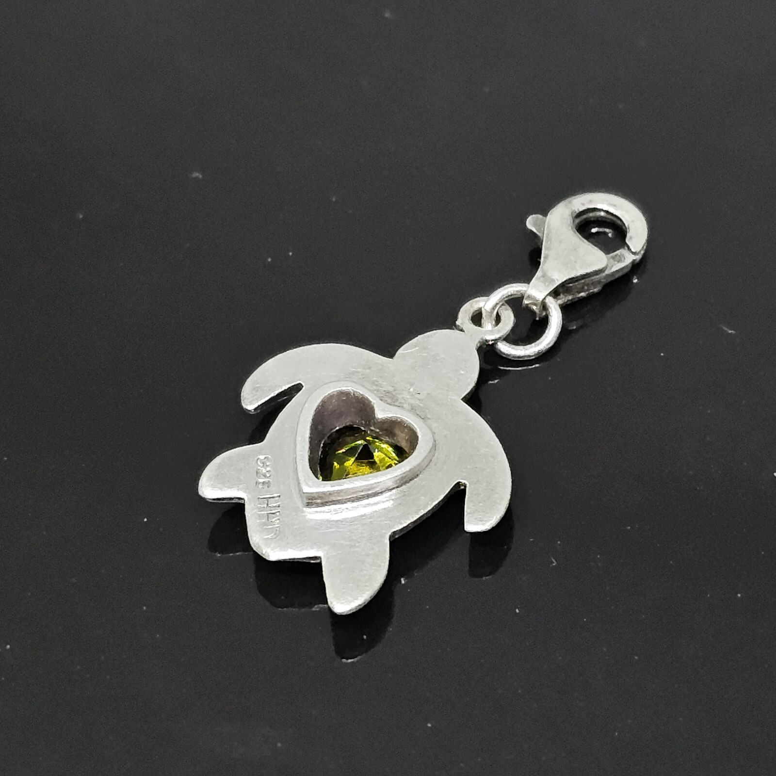925 Sterling Silver – Peridot Gem Stone Heart Turtle Charm Pendant