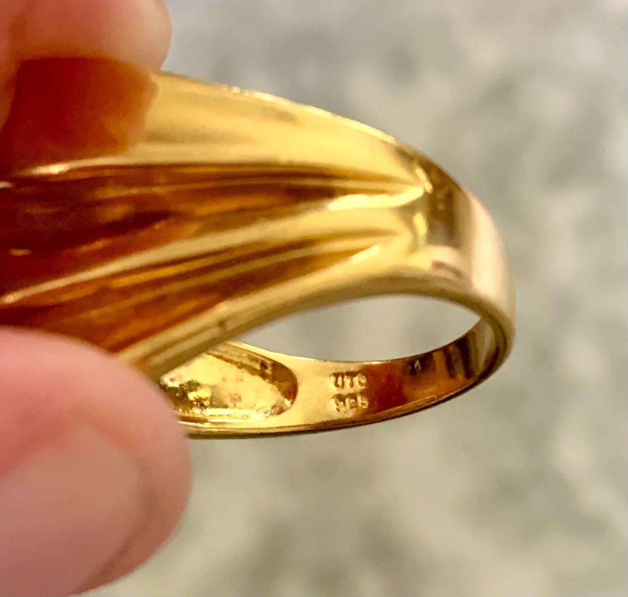 925 Sterling Silver Gold Vermeil Ring Sz: 7.5 Ribbon Wave Design UTC Vintage Y2K