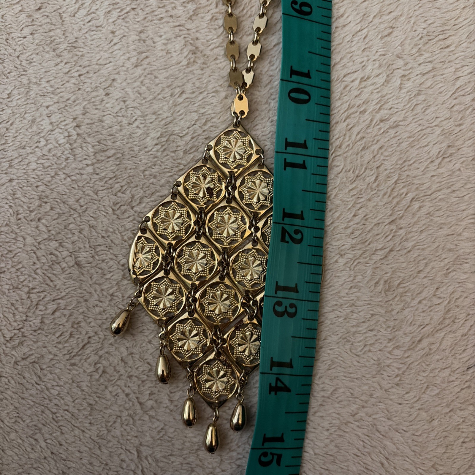 Vintage Sarah Coventry Golden Petals Necklace 1971
