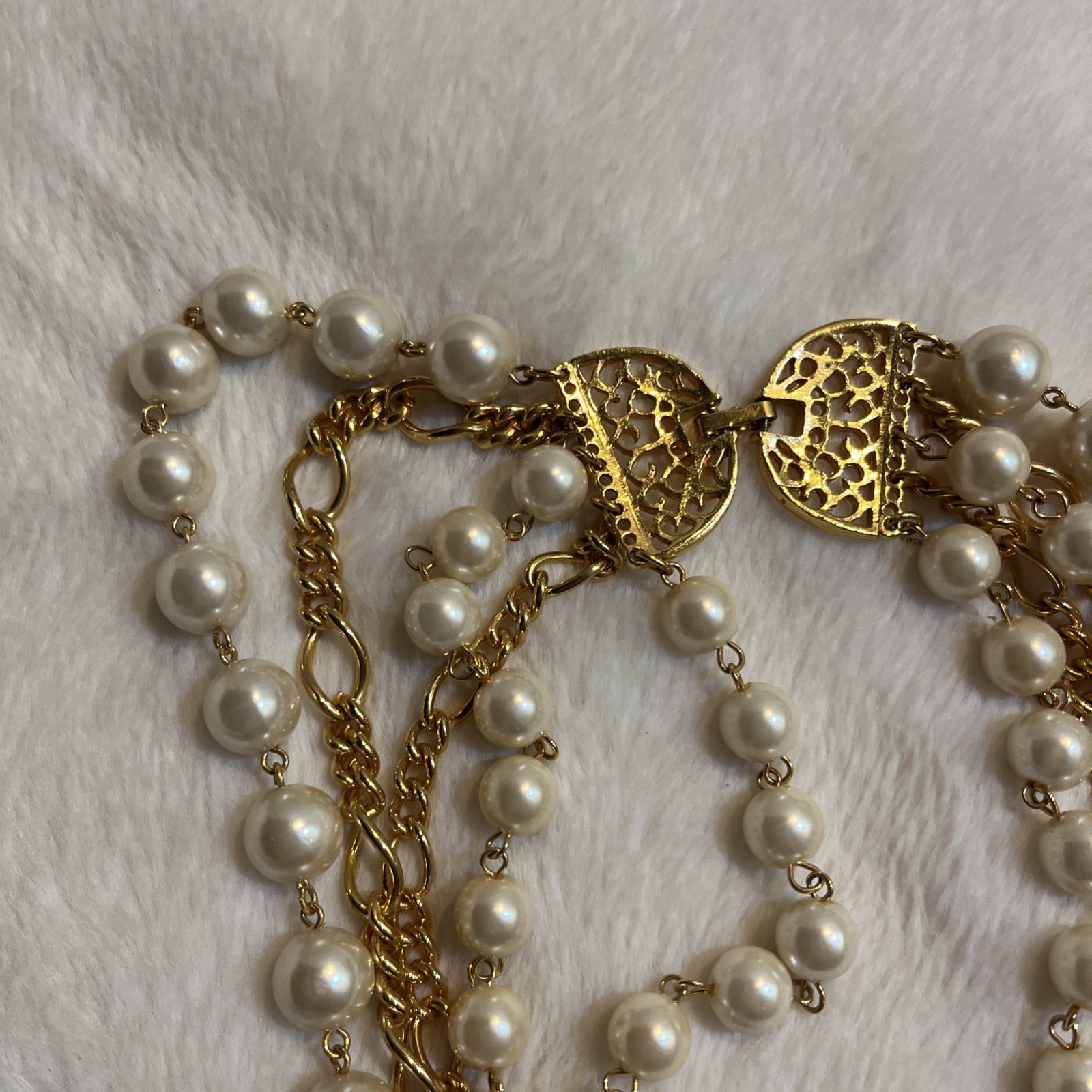 Vintage 5 STRAND GOLD TONE CHAIN AND FAUX PEARL NECKLACE CHOKER Stunning