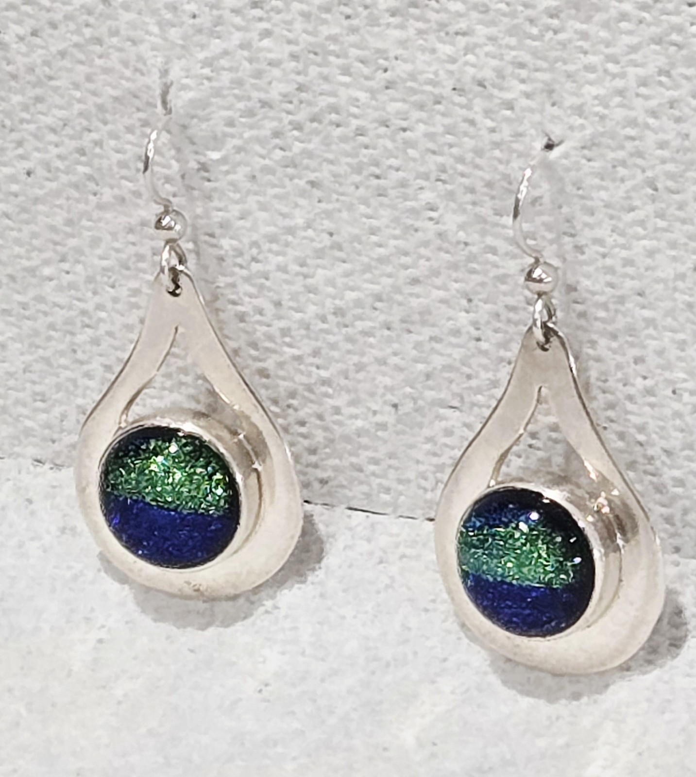 1980s DOMINIQUE DINOUART DDD Sterling Silver Dichronic Glass Teardrop Earrings