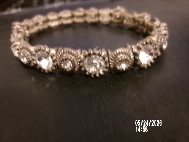 VTG Bracelet 2 1/2 INCH ELASTIC BAND RHINESTONES