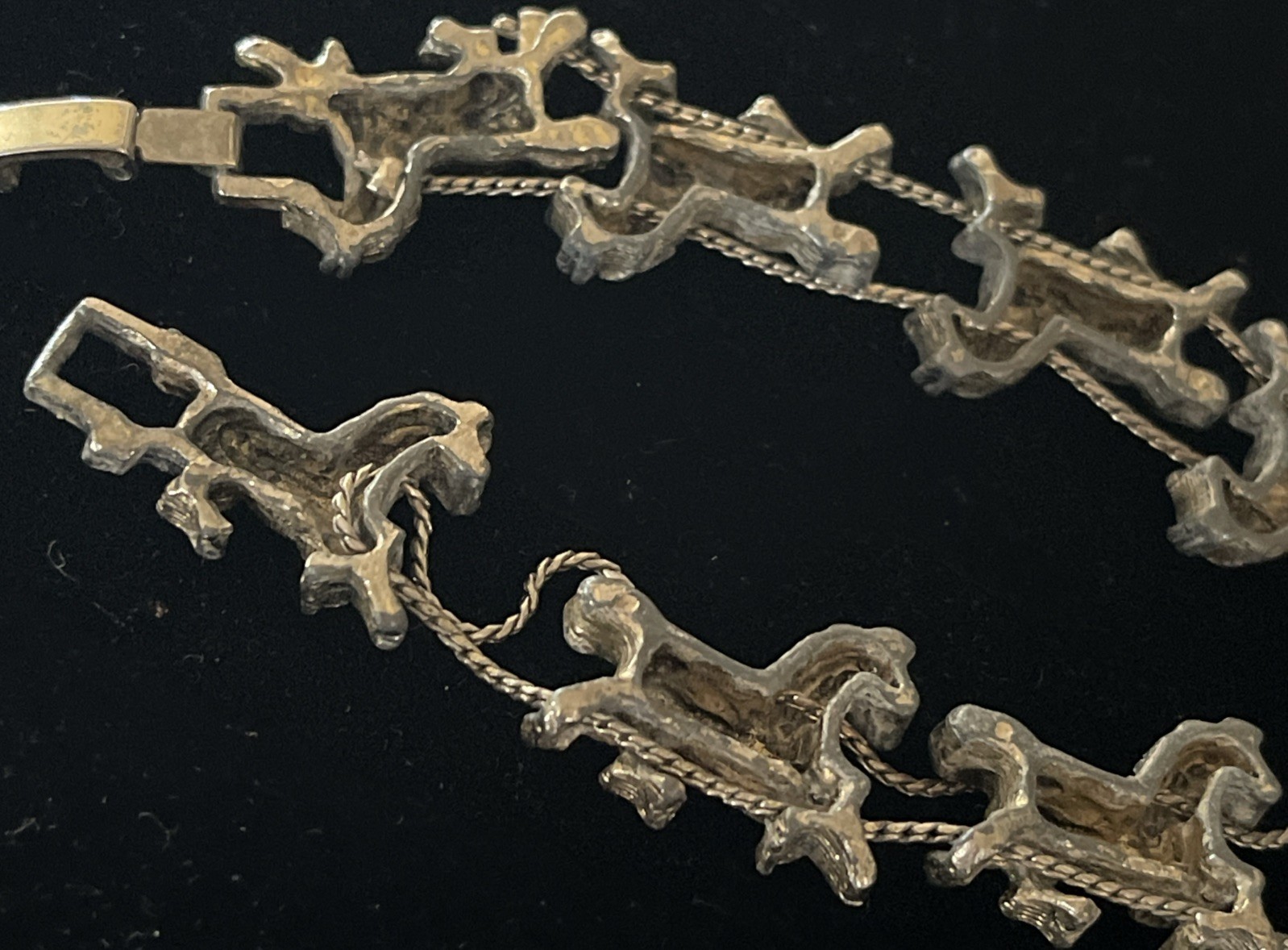 Vintage Cantering Horses Slide Bracelet – Solver Tone Equestrian Charm Jewelry