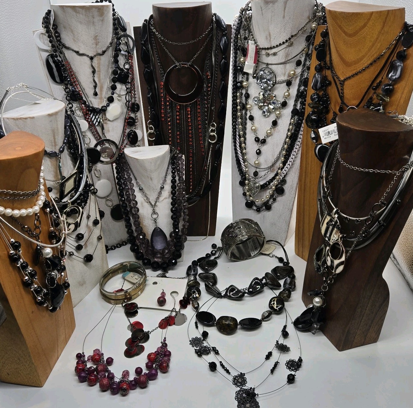 Designer Jewelry Lot Signed Unsigned 5 Pounds Over 71 Pieces Vintage Costume