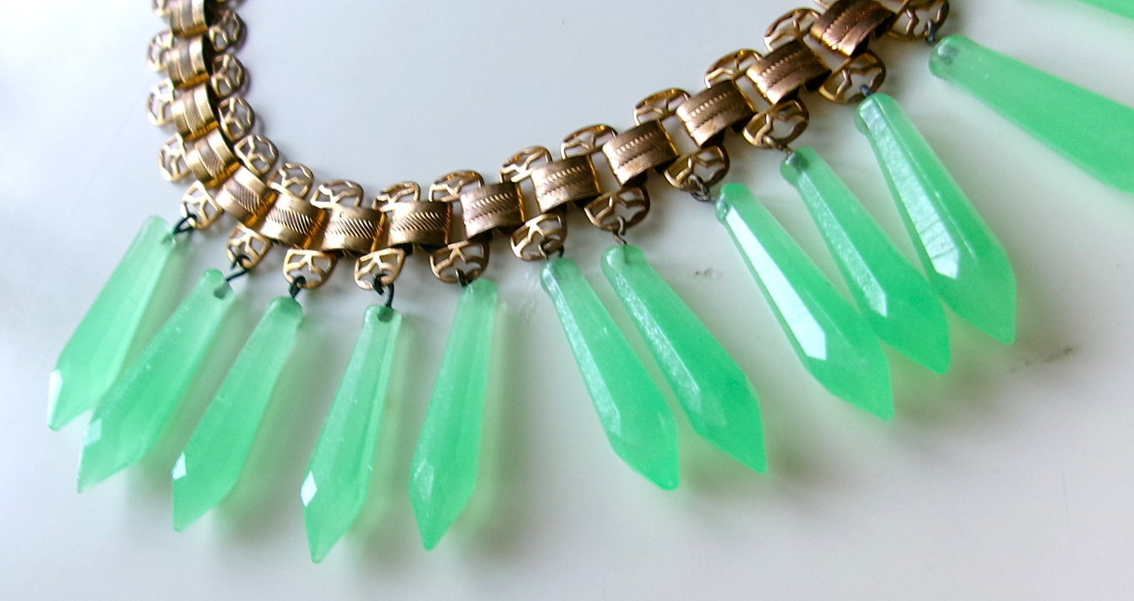 Stunning Vtg MCM West Germany Book Chain Uranium Glass Dangle Fringe Necklace