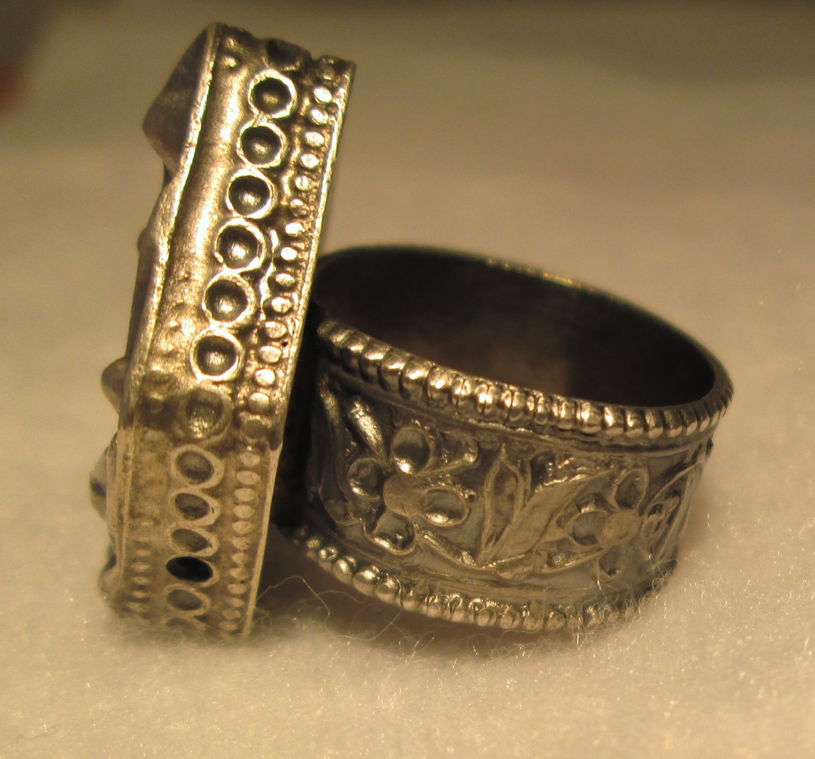Unusual Middle Eastern Detailed Silver Lozenge Relief Ring