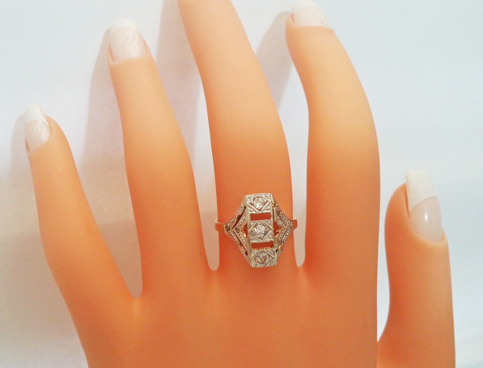 BEAUTIFUL VINTAGE ESTATE ART DECO 18K GOLD & 0.35CT DIAMONDS STYLISH RING