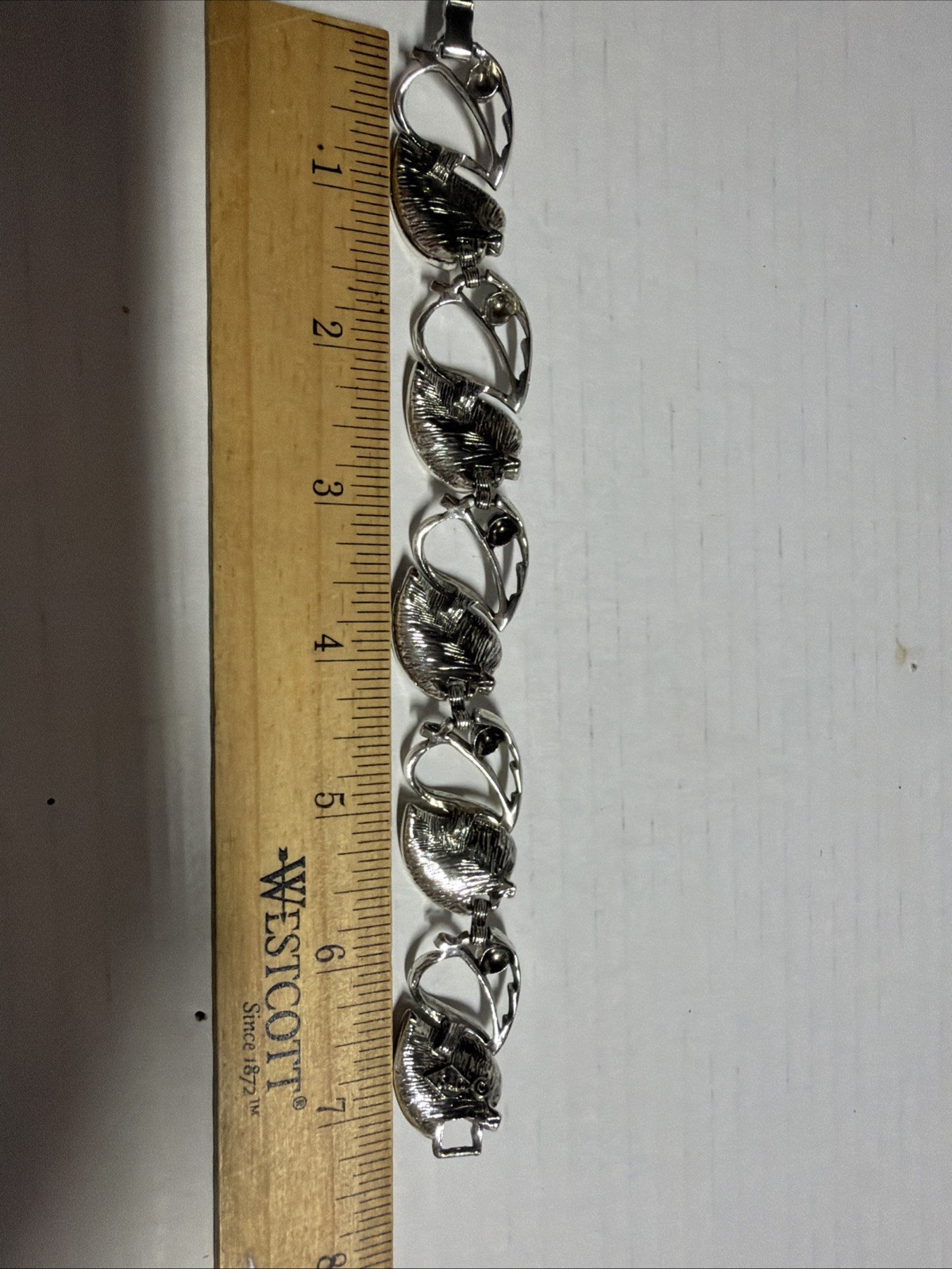 Vintage Sarah Coventry Silver Tone Leaf Bracelet Textured Mid Century 7.25in