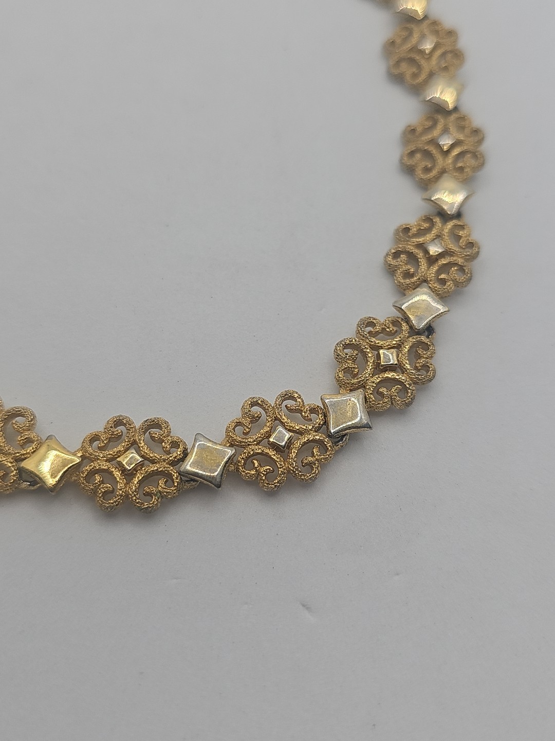 Avon Vintage 1971 Precious Pretenders Necklace