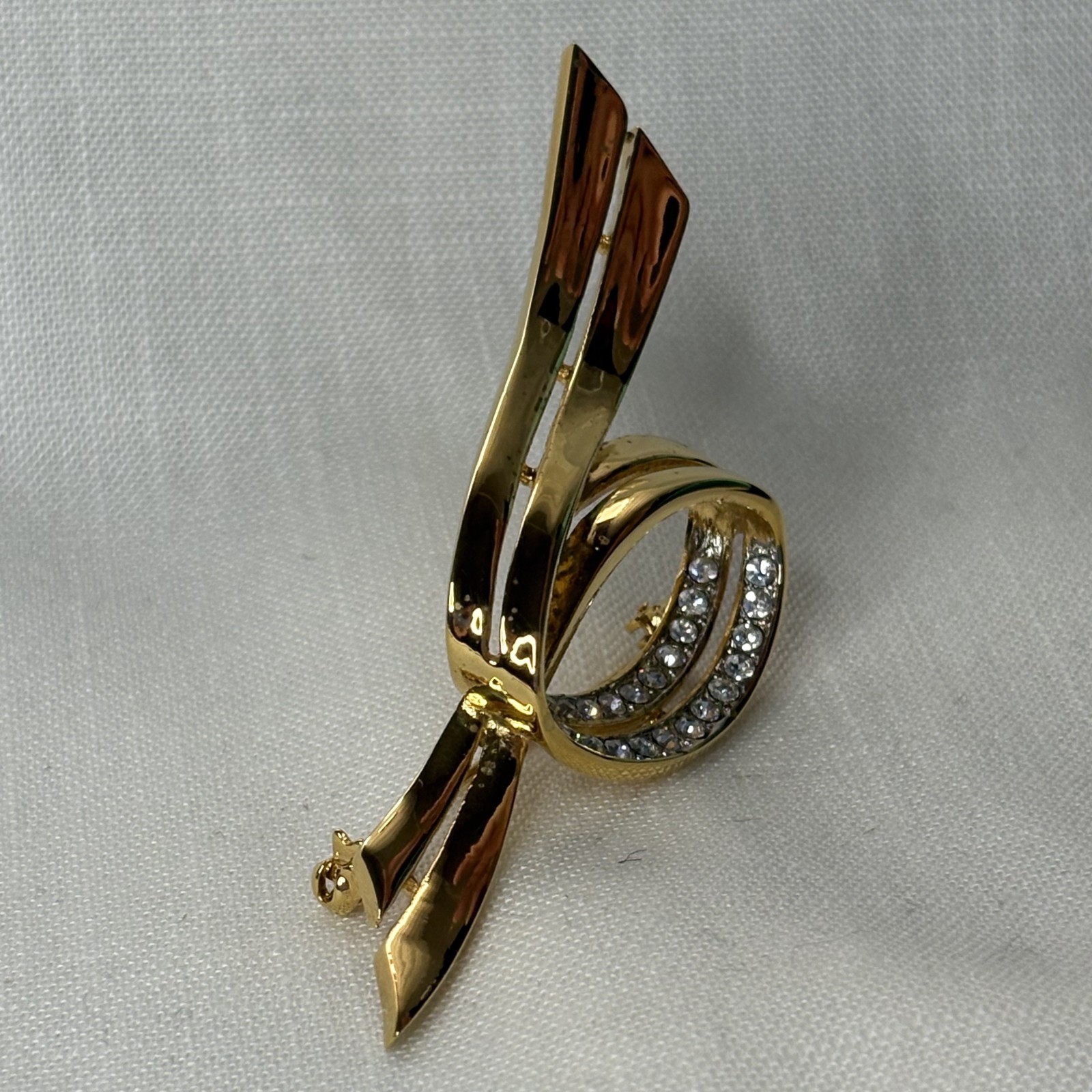 PIERRE BALMAIN Vintage Brooch Swirl Ribbon Gold Tone Rhinestone