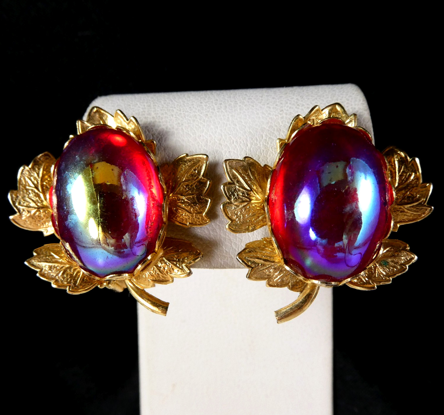 Vintage Iridescent Red Glass Cabochon Clip On Earrings Golden Leaves NICE