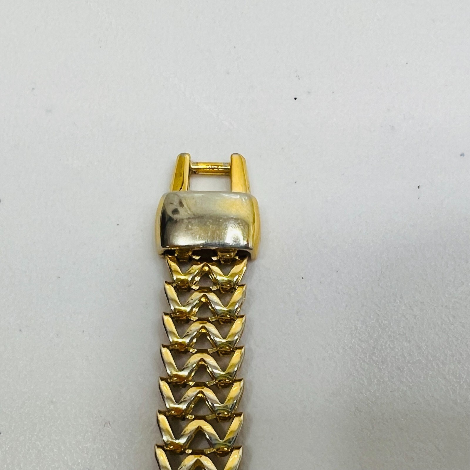 Vintage Bracelet Gold Tone Open Bold Specialty Links 1980s Chain 8 inches