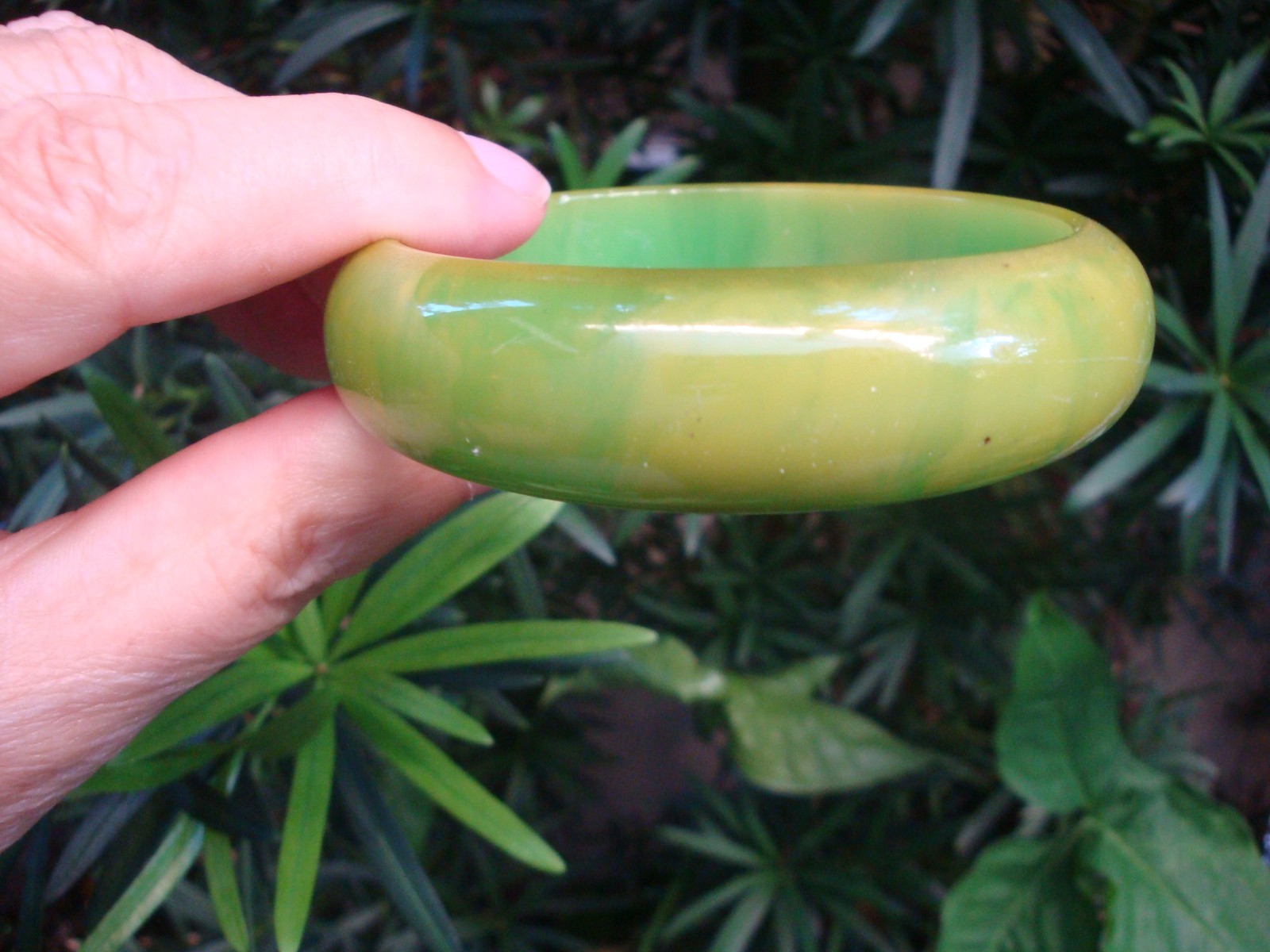Vintage 3/4″ Bakelite Bracelet! Mottled Lime Green & Yellow Custard Colors!