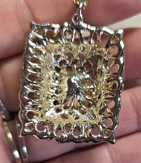 Vtg Goldtone Filigree Necklace w/ AB Red Center Pendant & Sm Clear Rhinestones