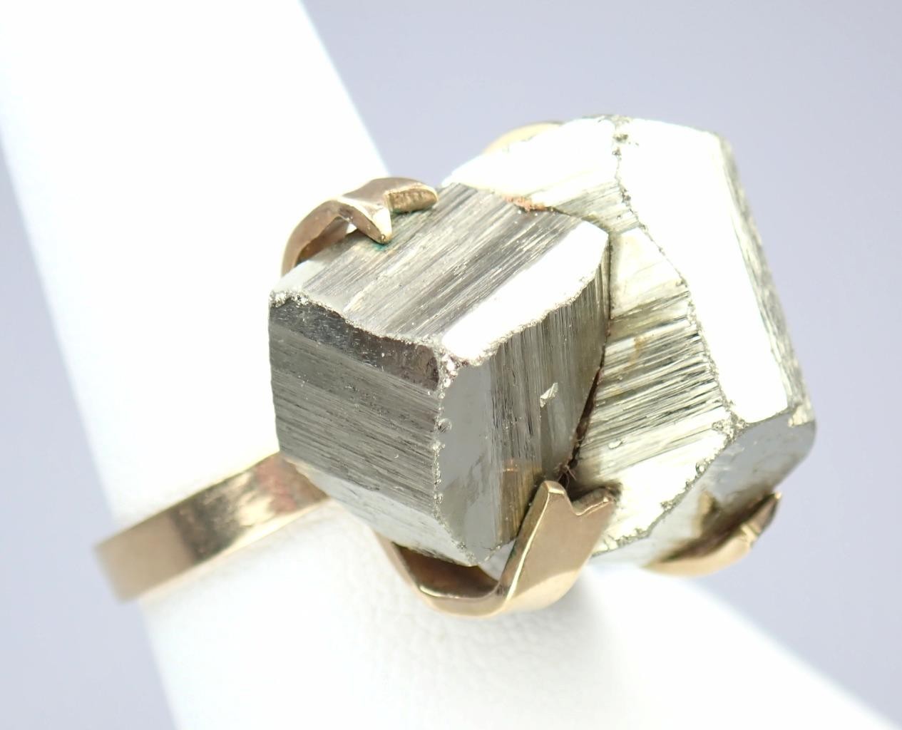 Amazing Vintage 1970s Brutalist Modernist 9K Gold Pyrite Cocktail Ring 1971 7.25