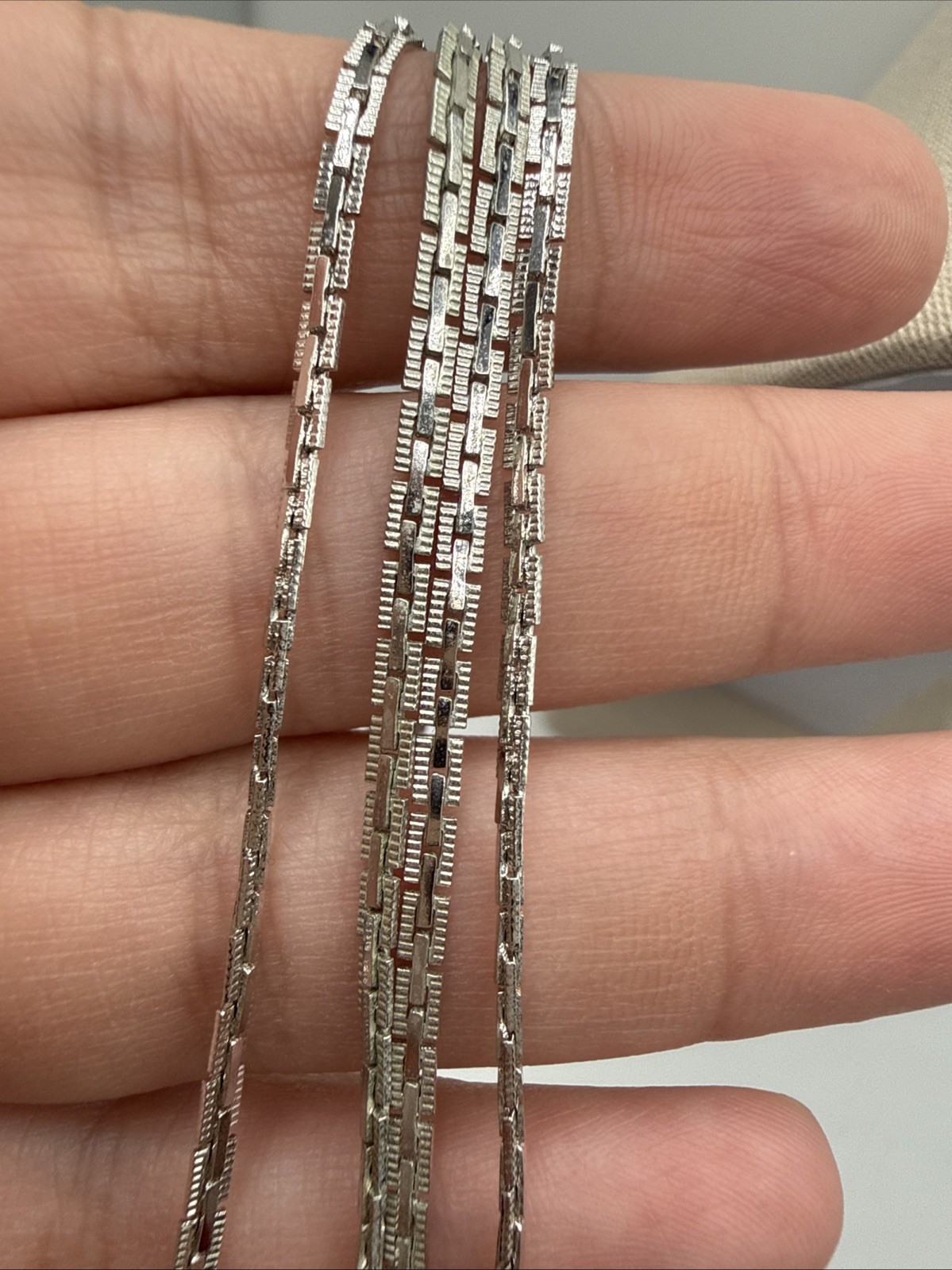 Sarah Coventry Shiny Silver Tone Bar Link Chain Spring Ring Clasp Necklace 28”