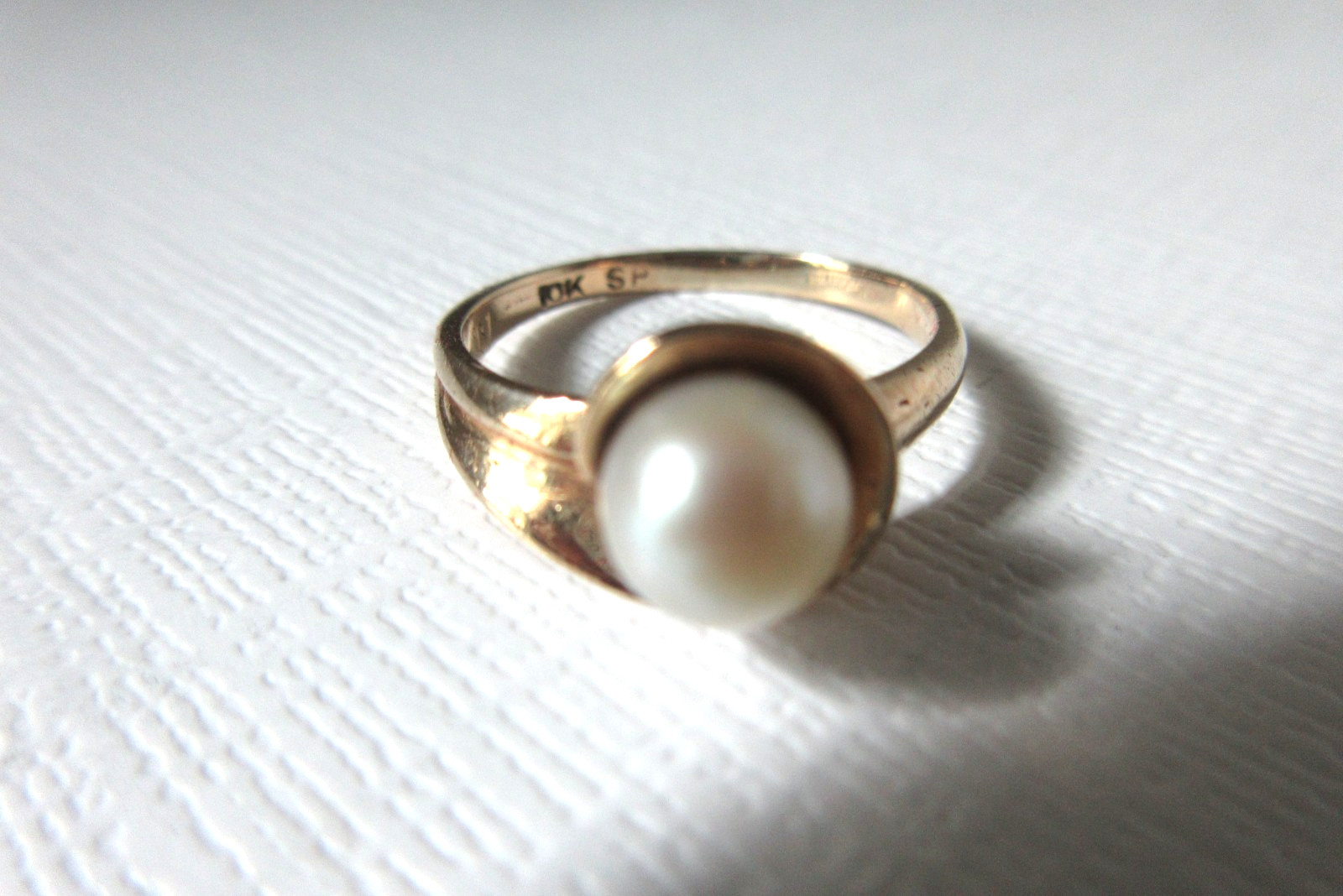 Vintage 1960’s Pearl Yellow Gold Ring ~ 10K ~ 6mm~ Swirl Setting