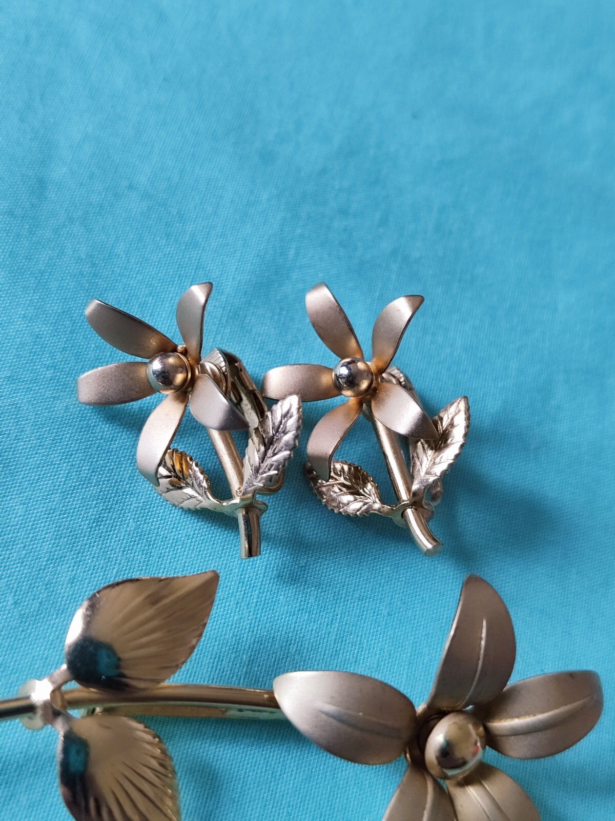Vintage Flower Brooch Pin And Clip On Earrings Set Gold Garden Spring Summer