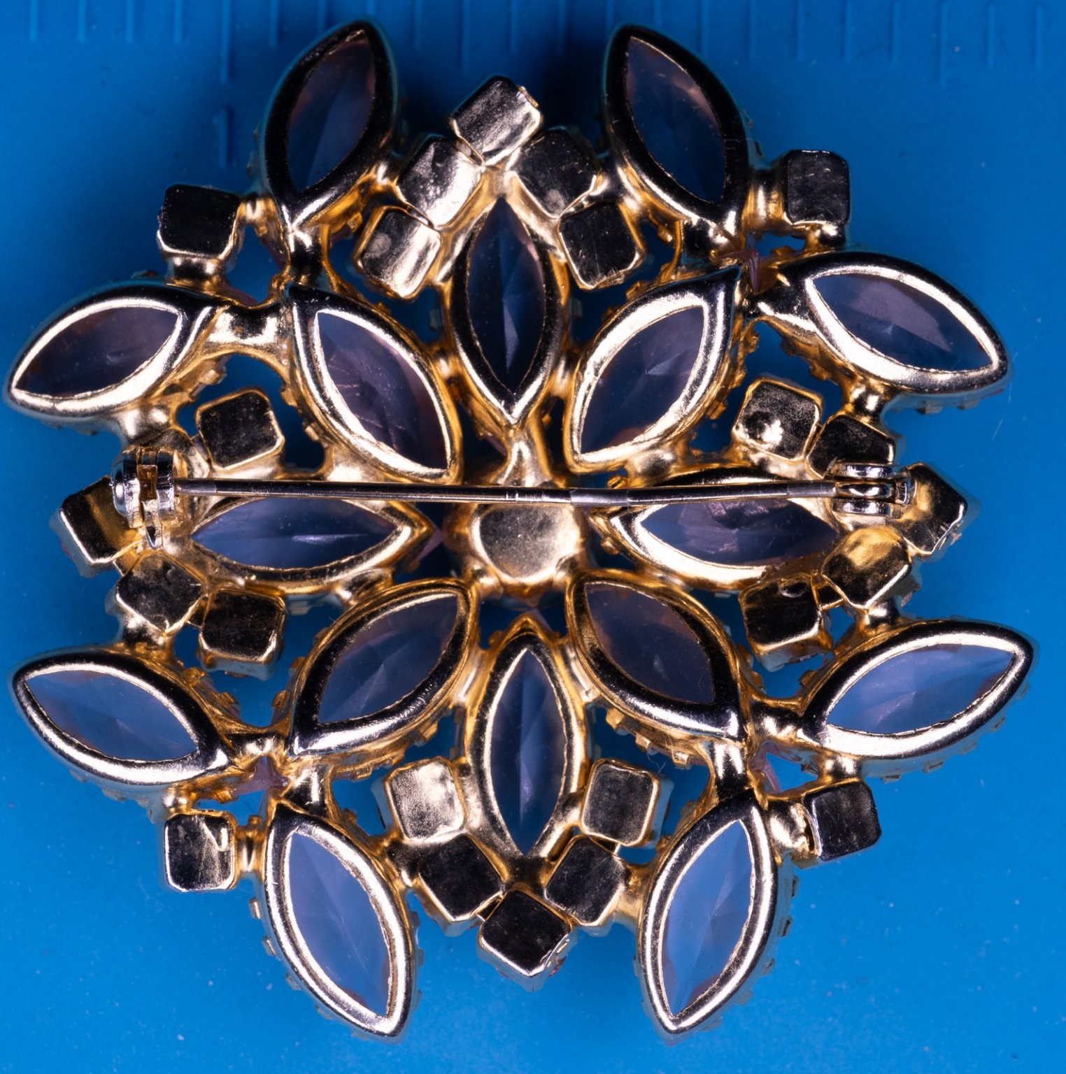 Vintage Floral Starburst Brooch Gold Tone 2.5″ Pink AB Rhinestone Cluster