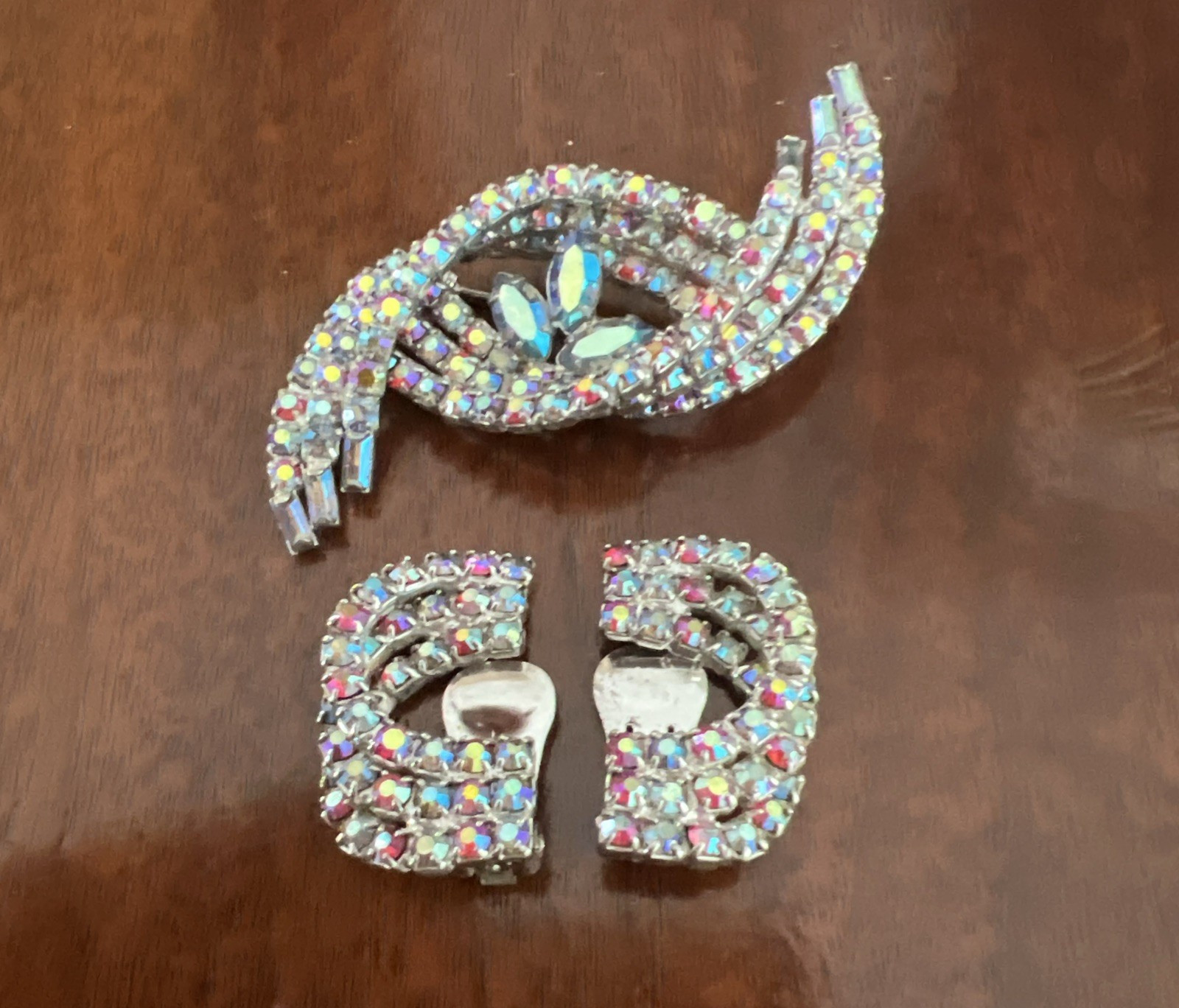 VINTAGE BLUE and PINK AURORA BOREALIS SWIRL BROOCH and EARRING SET