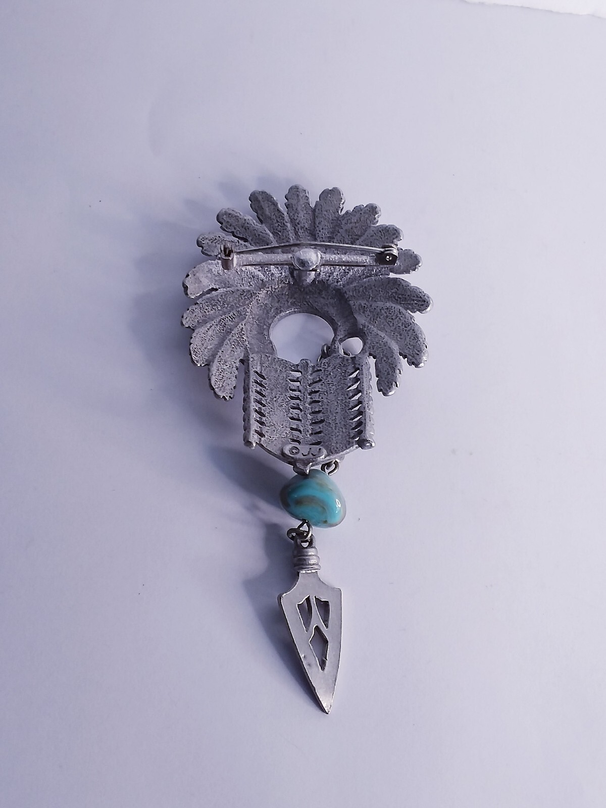 JJ Native American Headdress Broach Pewter Dangle Pin Chief Feathers Arrowhead