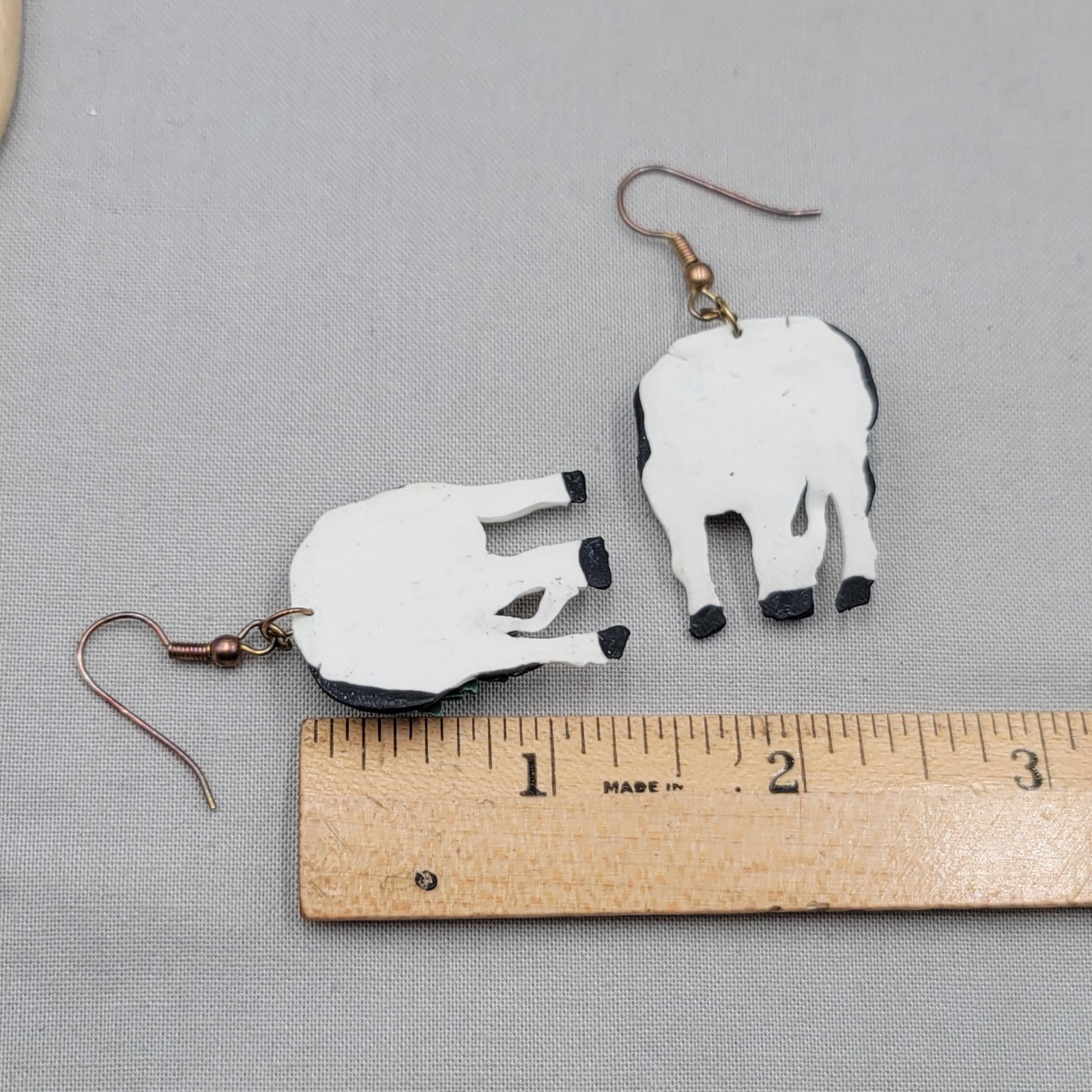Vintage Christmas Dairy Cow Pierced Earrings Silver tone Dangle 1 3/8″